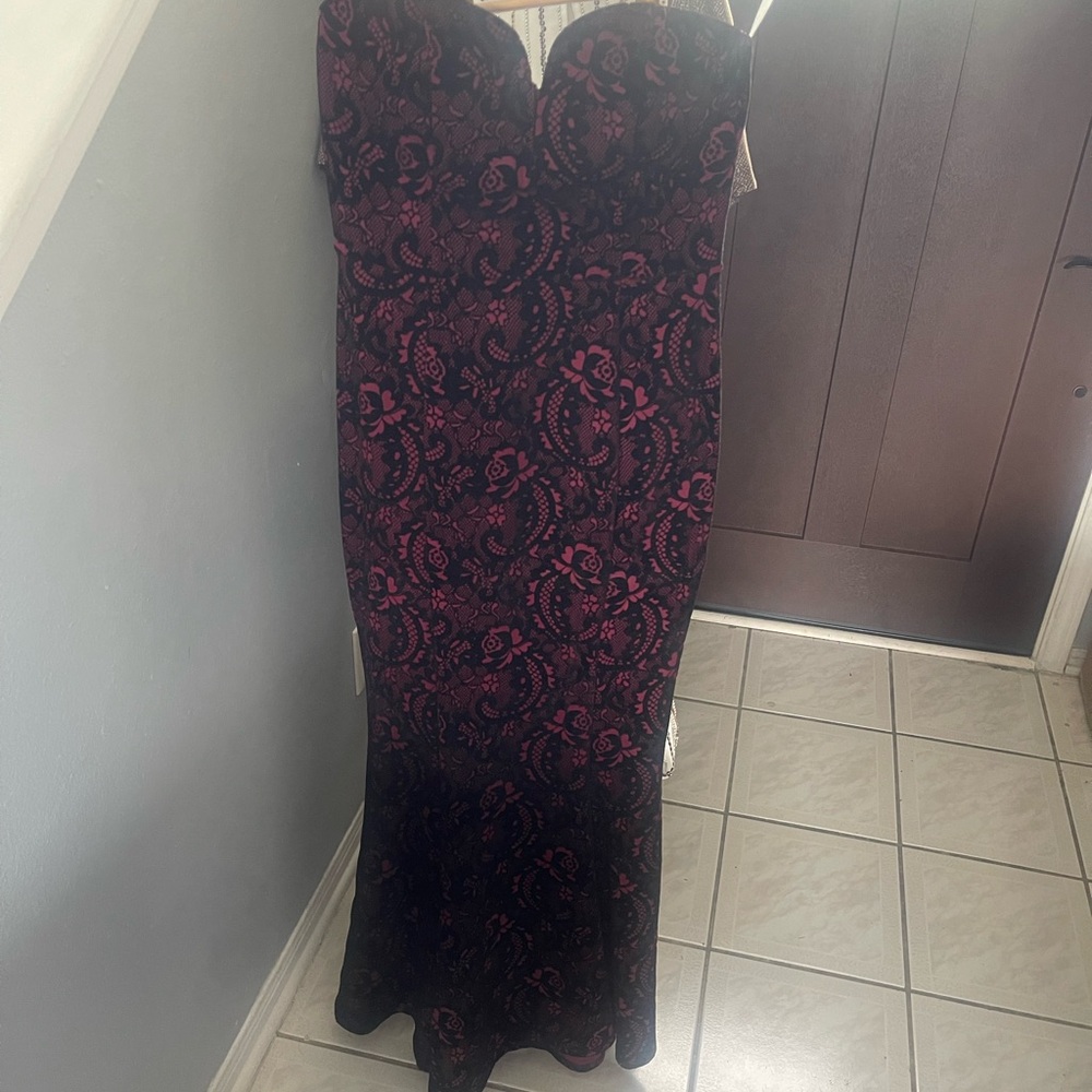 Fitted velvet mermaid dress